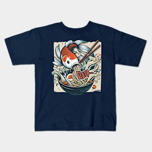 Koi loves ramen Kids T-Shirt